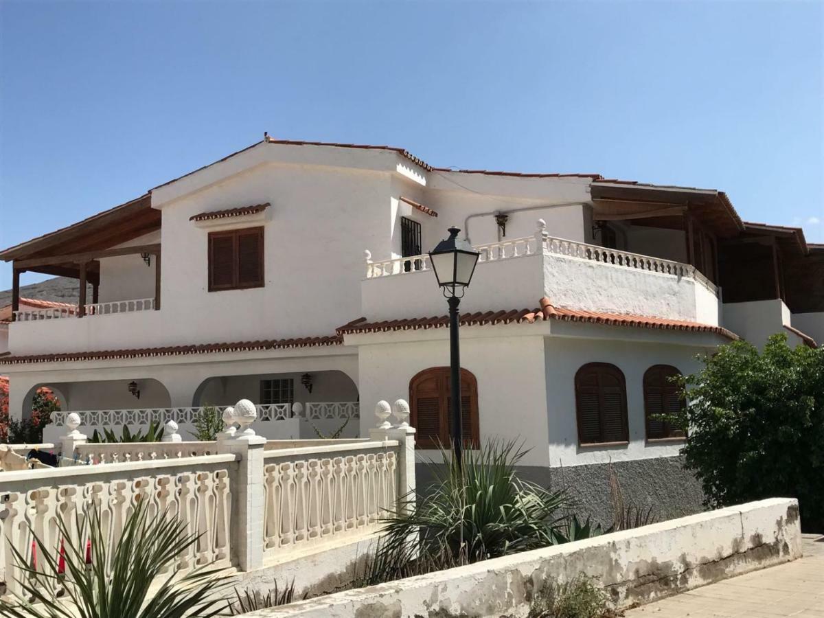 La Palmera1 Casa Al Primer Piso Con 2 Dormitorios - Two Bedroom House On The First Floor --- La Palmera 2 Casa En Planta Baja Con 1 Dormitorio, One Bedroom House On The Ground Floor Agaete  Eksteriør bilde